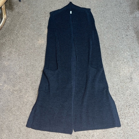 Wilfred Aritzia Dunkirk Merino Wool Long Sweater Vest Duster Ashen Grey Small - Picture 3 of 10